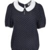 Wiskozowa bluzka damska w kropki z białym kołnierzykiem bebe i ozdobnymi perełkami marki Jumitex.